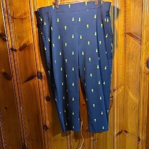 Women's Navy Pineapple-Print Casual Capri Pants